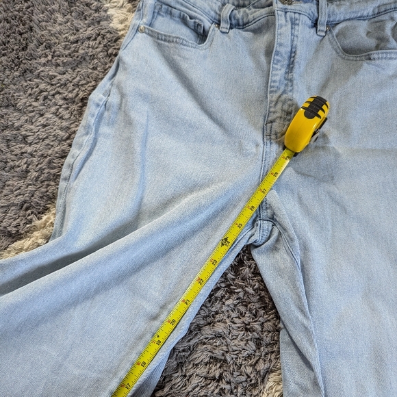 Style & Co High Rise Straight Leg Mom 90s Jean Light Wash Denim Size 10 - Picture 8 of 11
